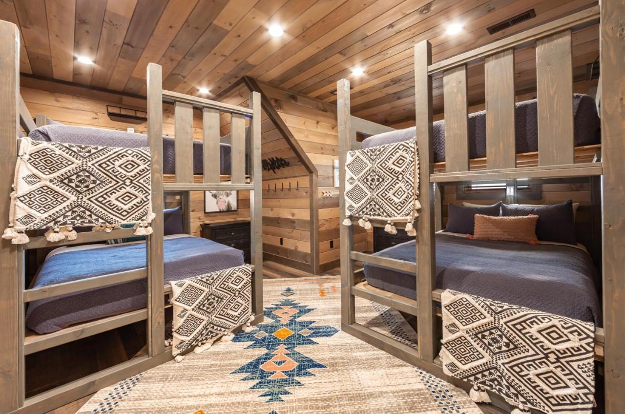 Splash Mountain Pool Hot Tub Theater Game Room Sevierville Exterior foto