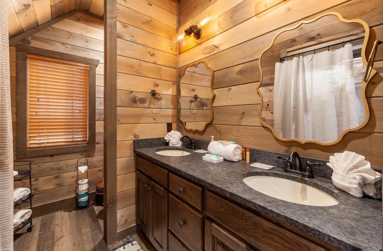 Splash Mountain Pool Hot Tub Theater Game Room Sevierville Exterior foto